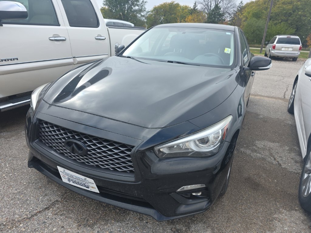 Used 2019 Black INFINITI 3.0t LUXE image 3