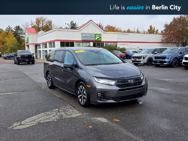 Used 2025 Solar Silver Metallic Honda EX-L image 1