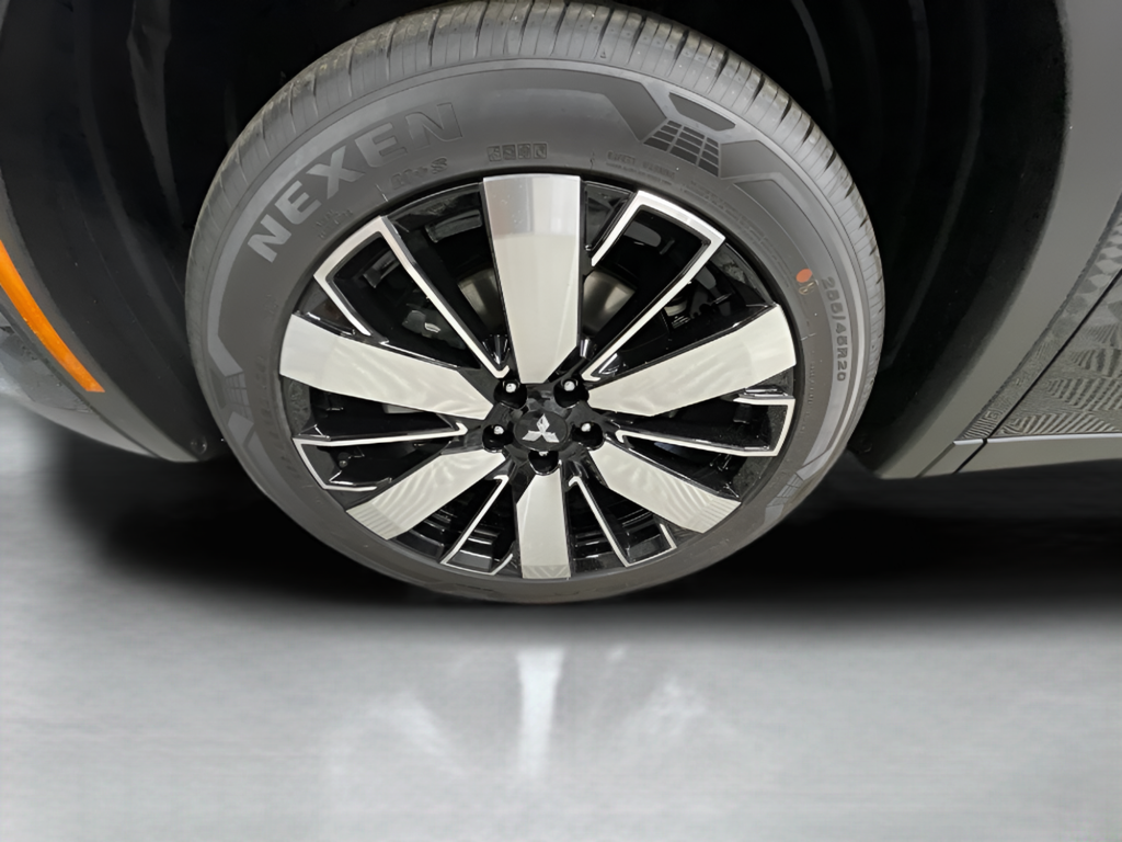 New 2026 Labrador Black Pearl Mitsubishi SE image 38