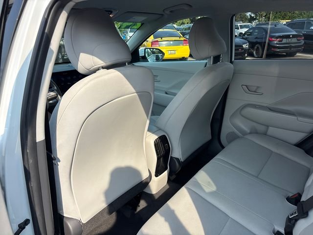 Used 2024 White Hyundai SEL image 9