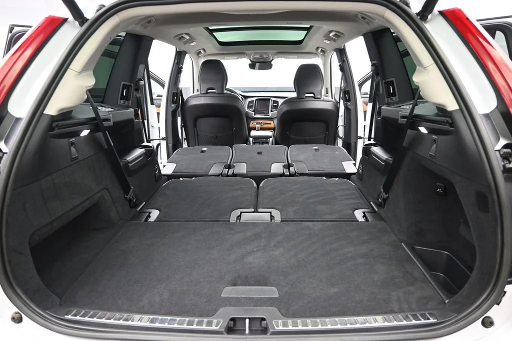 Certified Used 2023 Crystal White Volvo Plus image 19