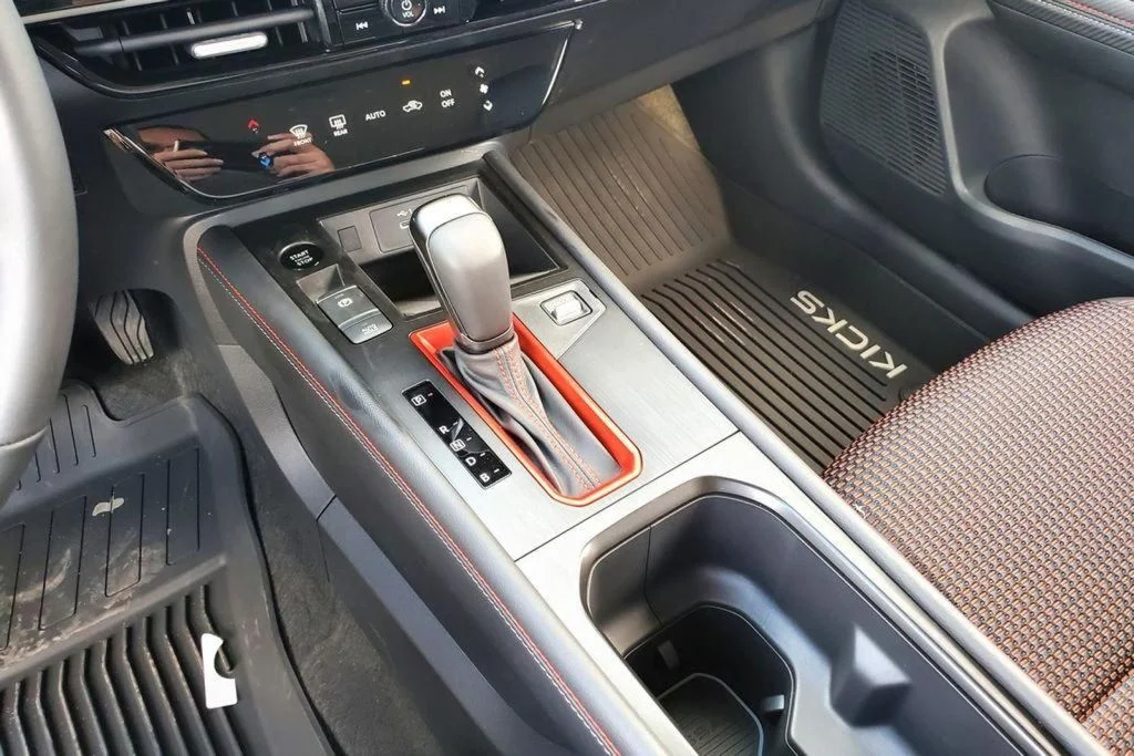 2025 Nissan Kicks SR - Photo 10