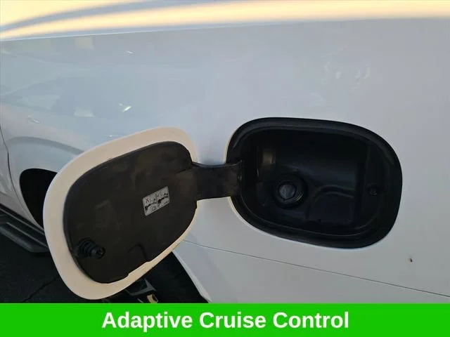 Used 2023 SUMMIT WHITE Chevrolet RST image 32