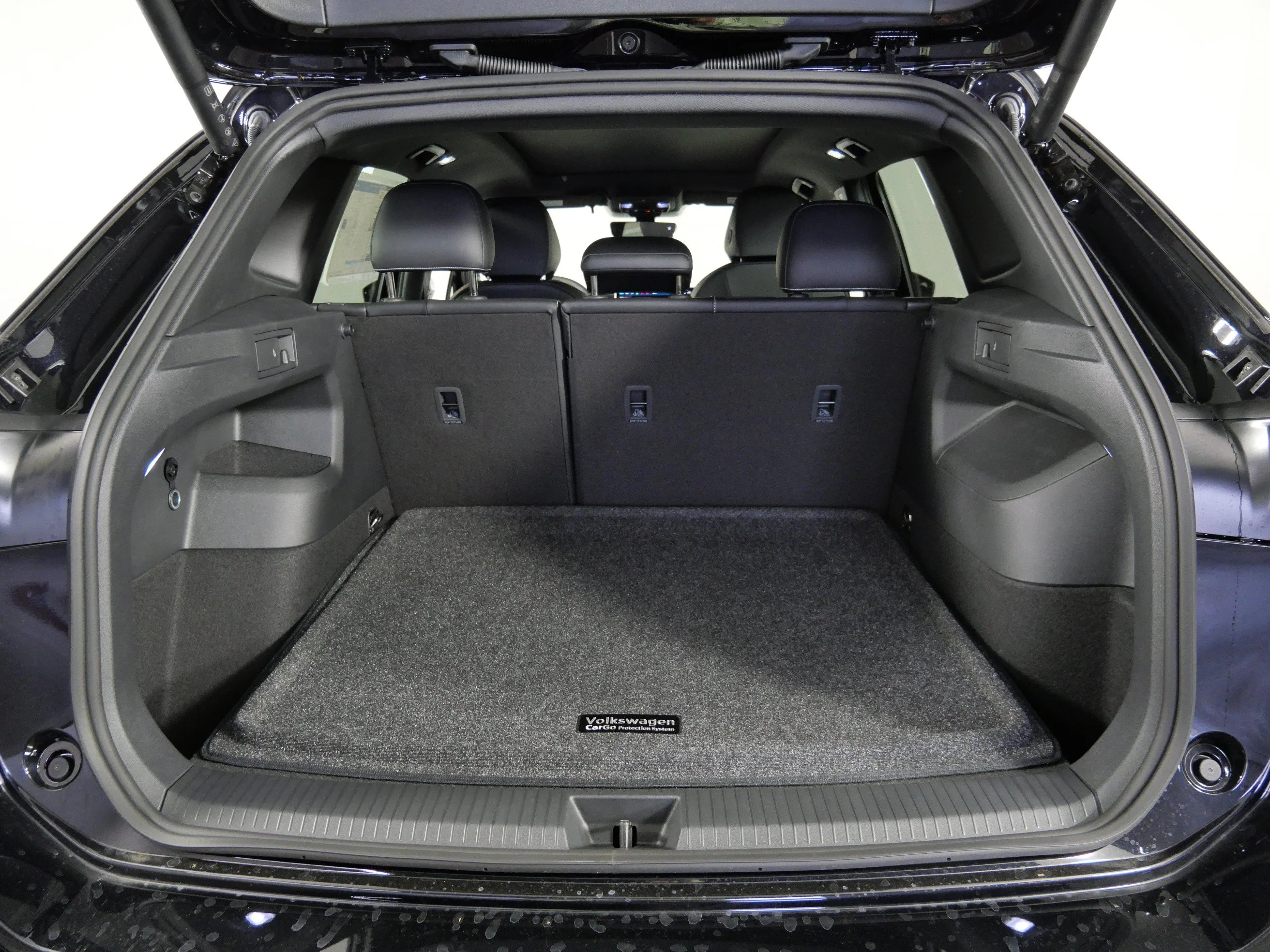 New 2026 Deep Black Pearl Volkswagen SE R-Line Black image 18