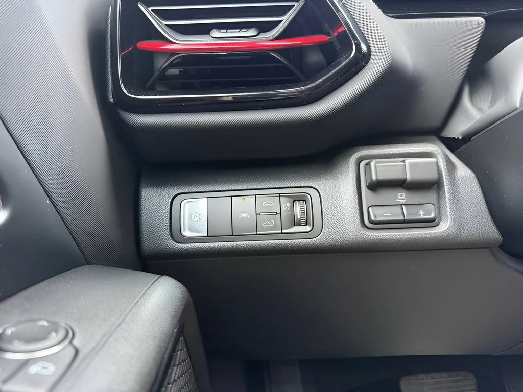 Used 2026 Black Chevrolet Trail Boss - Max Range image 24