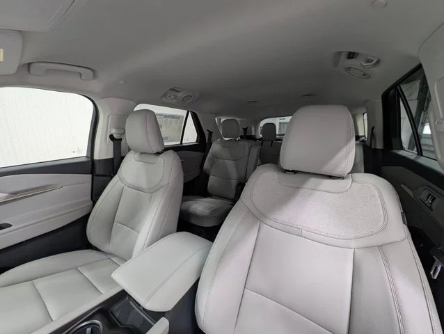 New 2026 Star White Metallic Tri-Coat Ford Active image 43