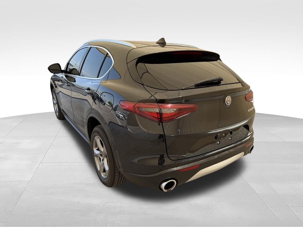 Used 2021 Black Metallic Alfa Romeo Sprint image 10