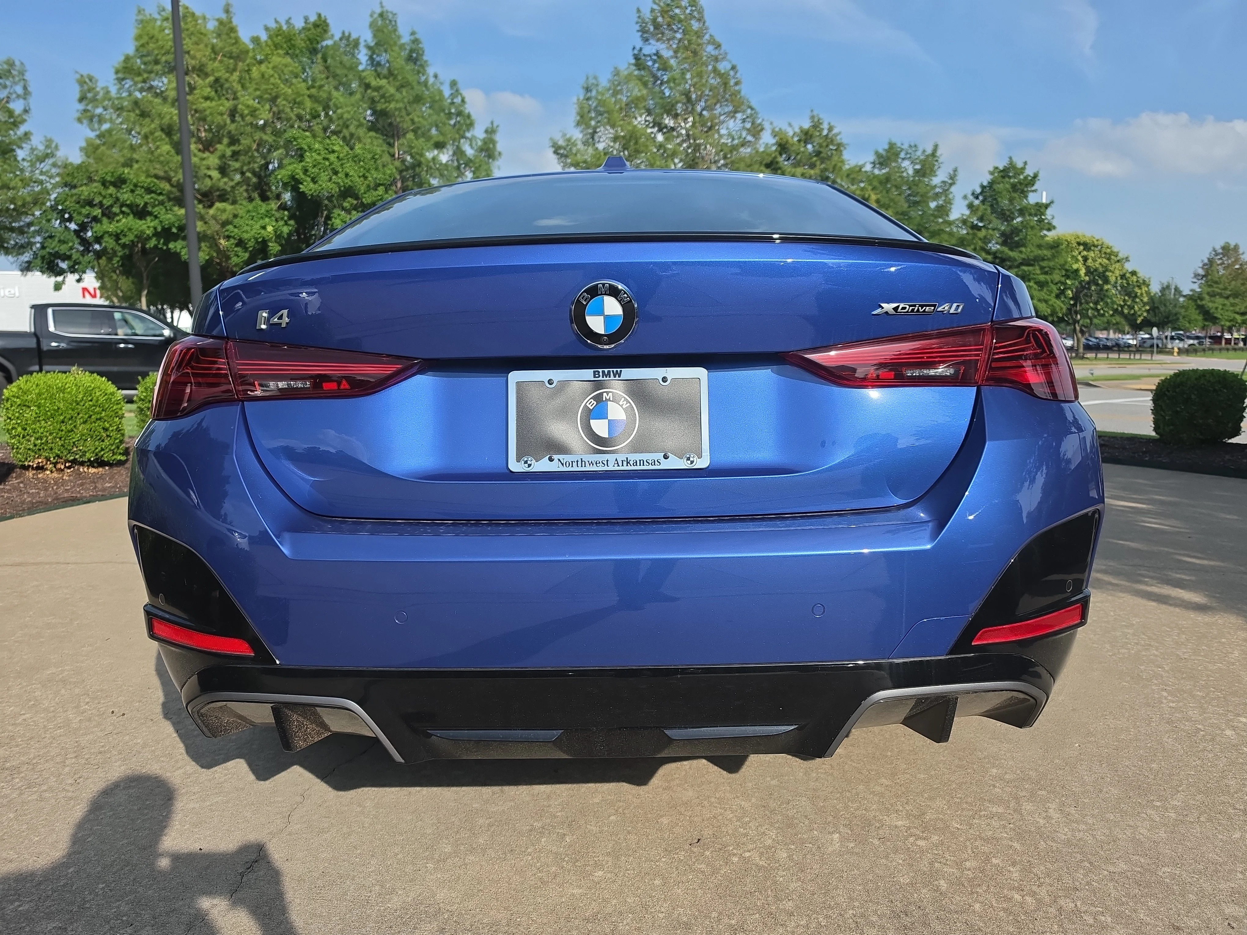 New 2026 PORTIMAO BLUE BMW xDrive40 image 4