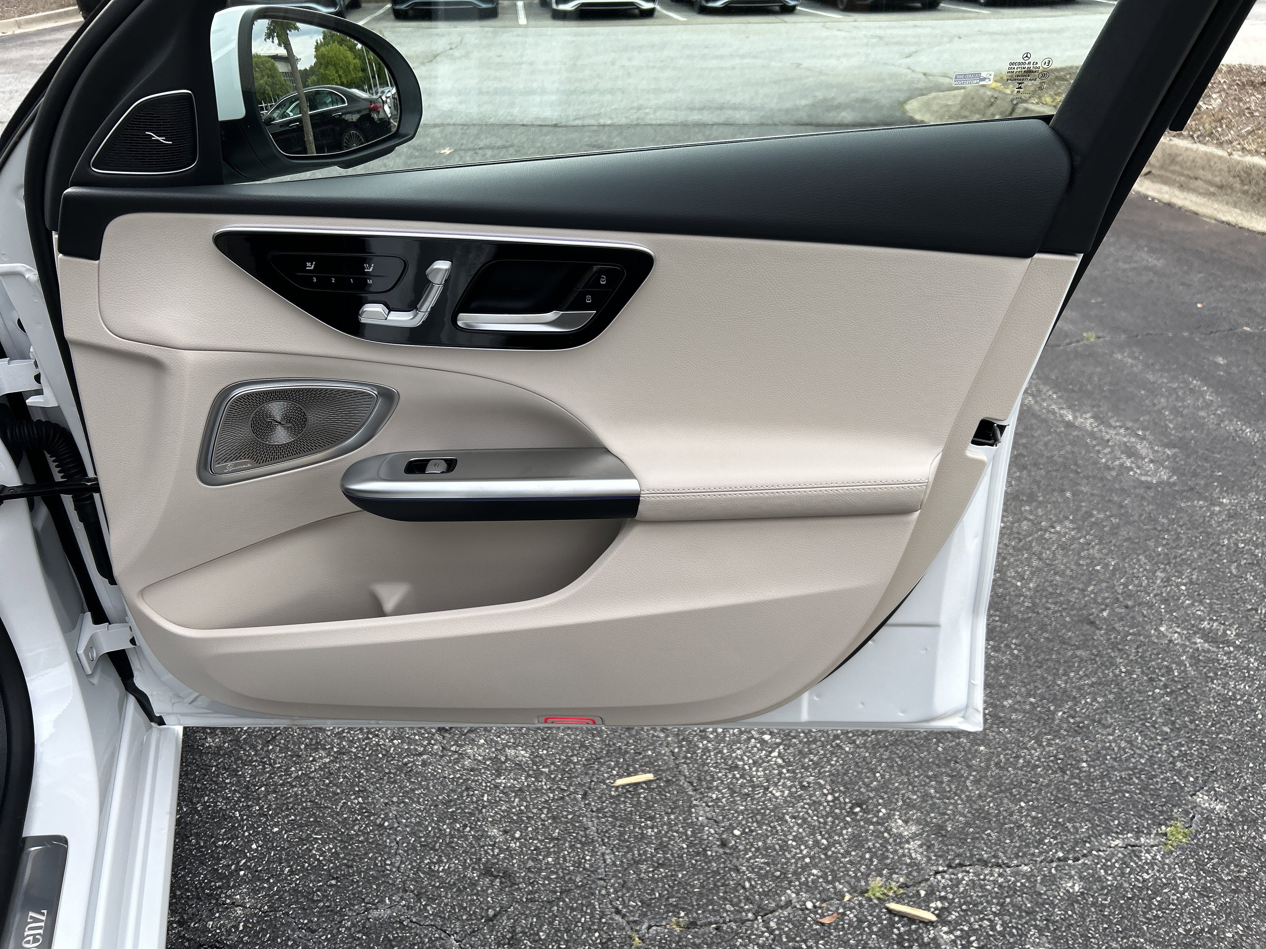 New 2026 MANUFAKTUR Moonlight White Metallic Mercedes-Benz C 300 4MATIC® Sedan image 41