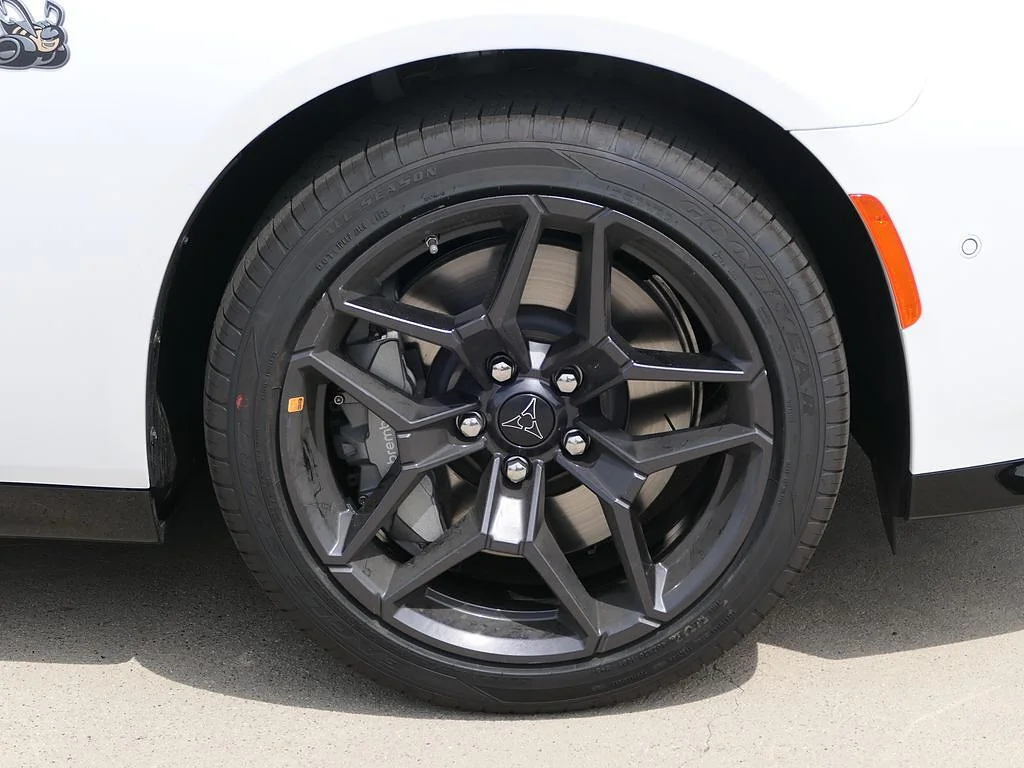 New 2026 White Knuckle Clear Coat Dodge Daytona Scat Pack 4-Door AWD image 8