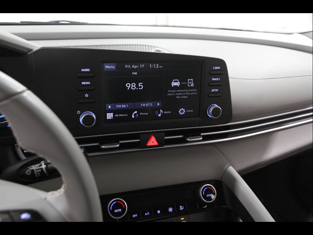 2025 Hyundai Elantra SEL - Photo 9