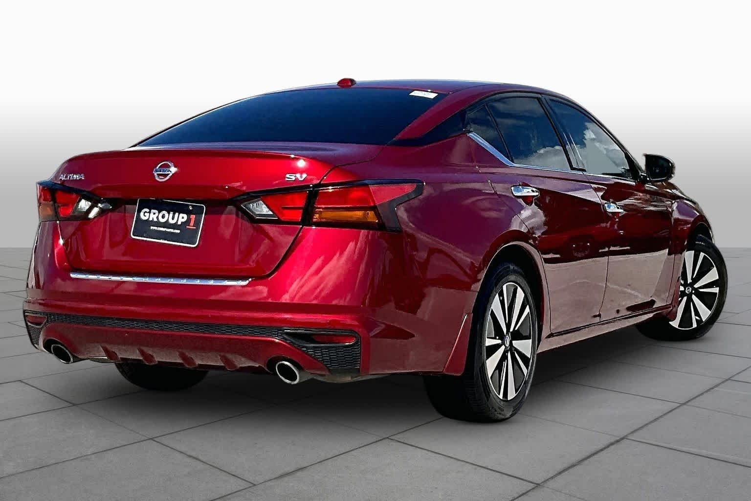 Used 2020 Scarlet Ember Tintcoat Nissan 2.5 SV image 13