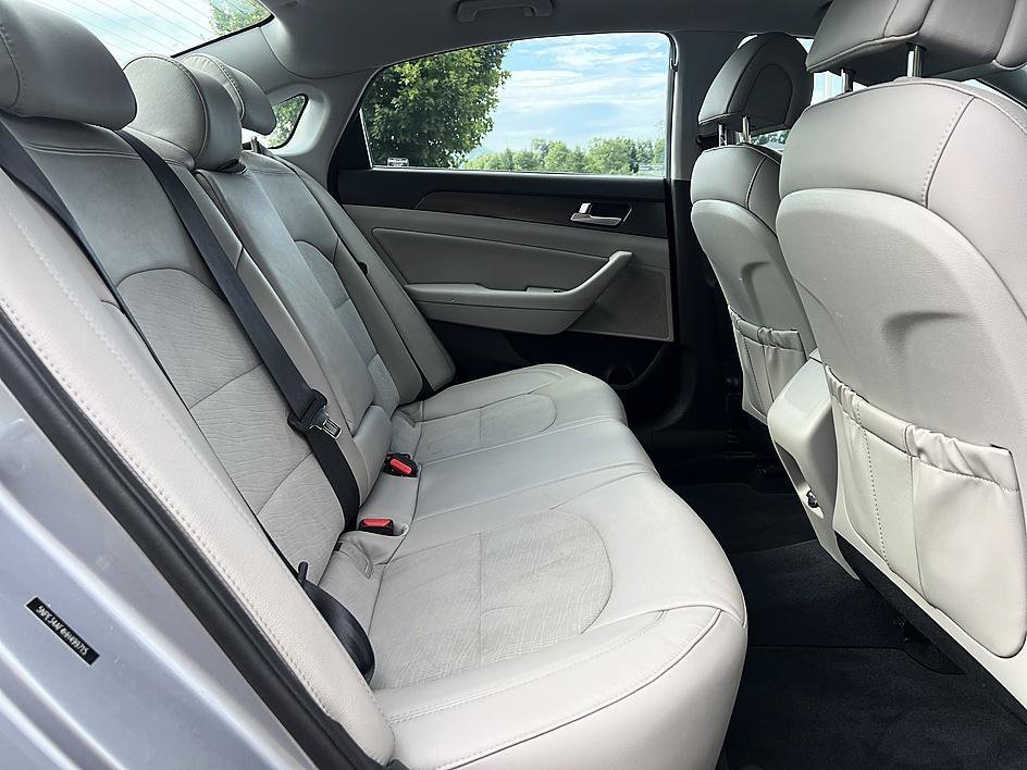 Used 2017 Shale Gray Metallic Hyundai Sport image 20