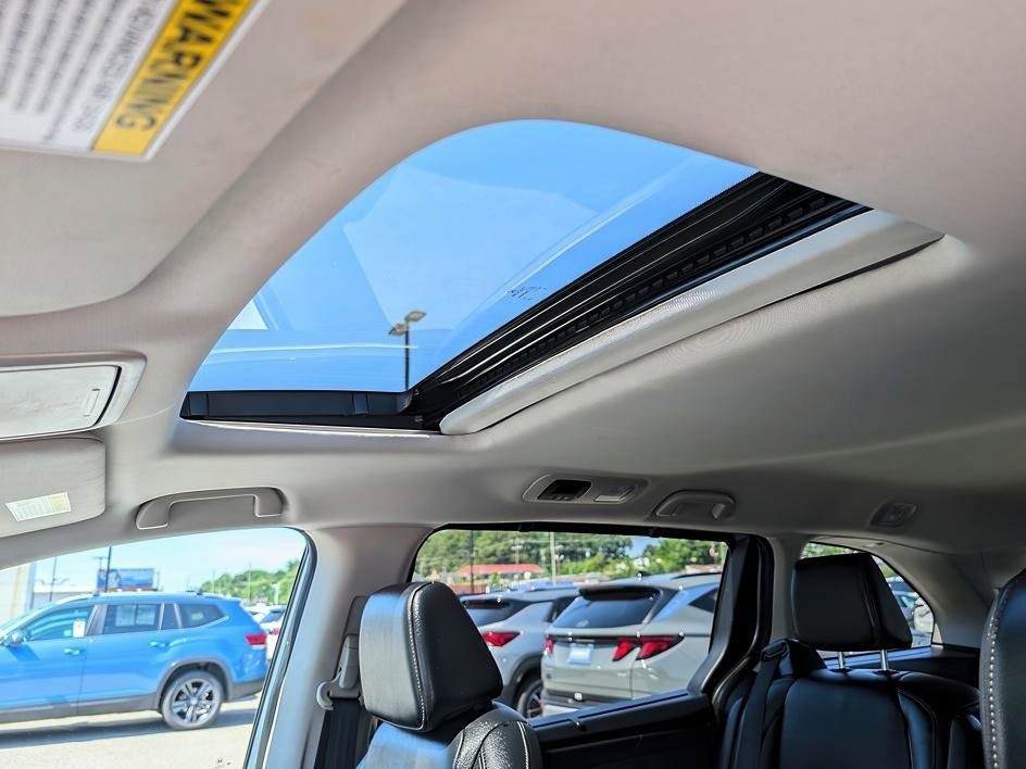 Used 2025 Solar Silver Metallic Honda EX-L image 21