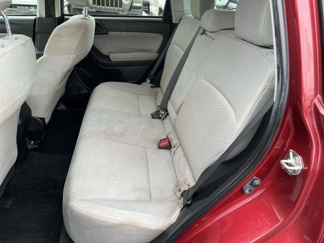 Used 2018  Subaru Premium image 25