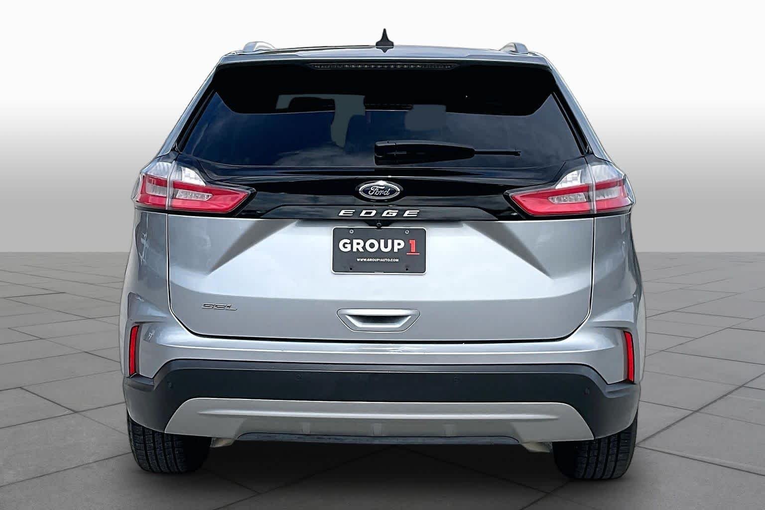 Used 2021 Iconic Silver Ford SEL image 5