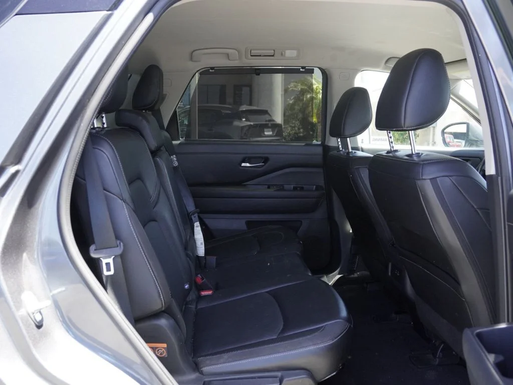 Used 2024 Gray Nissan SL image 18