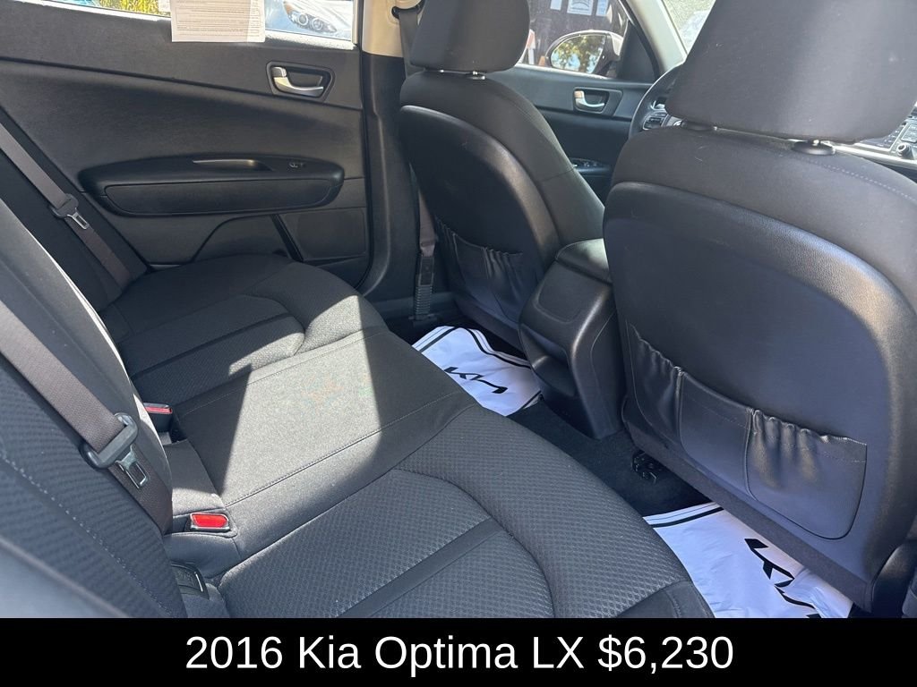 Used 2016 Snow White Pearl Kia LX image 18