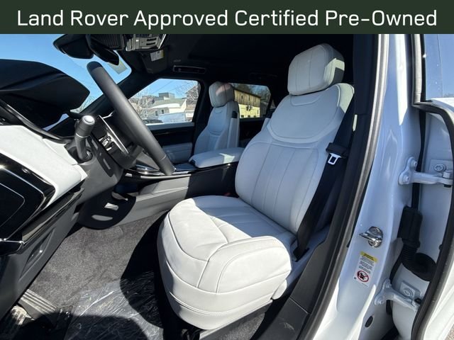 Certified Used 2026 Fuji White Land Rover SE image 12