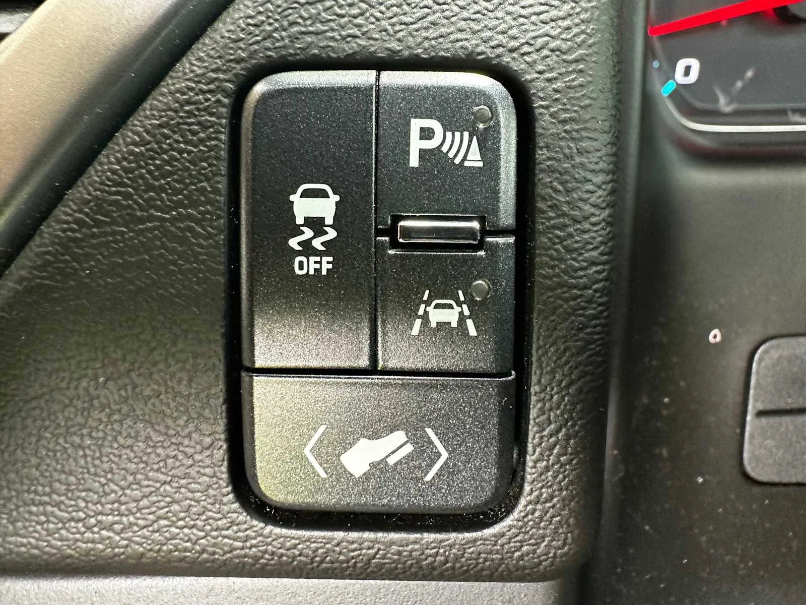Used 2019 BLACK Chevrolet LT image 16