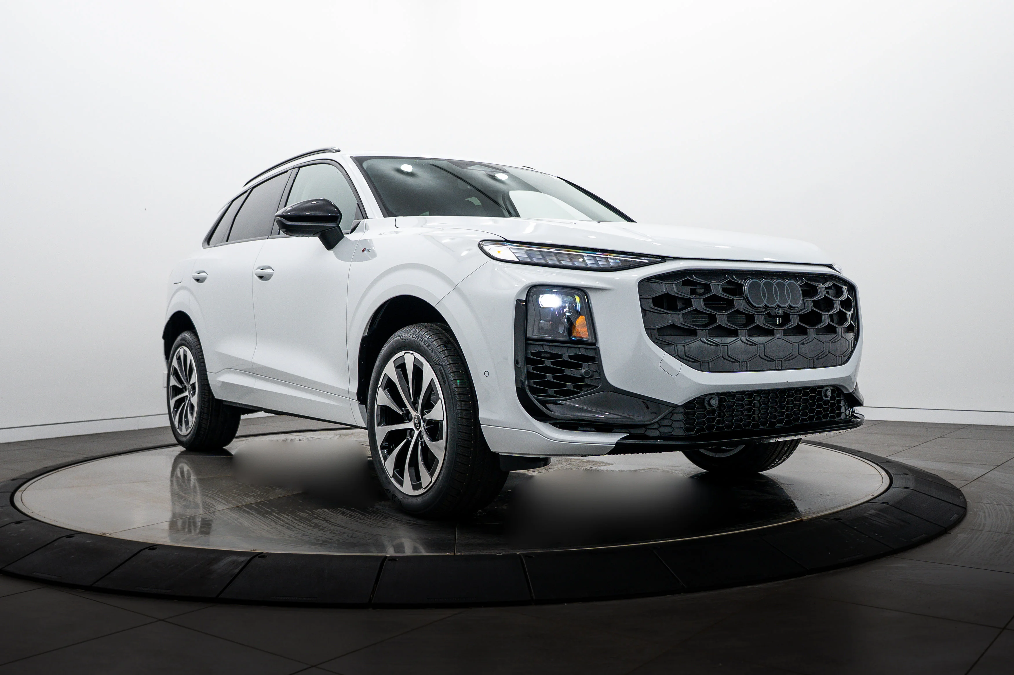 2026 Audi Q3 S line quattro's photo