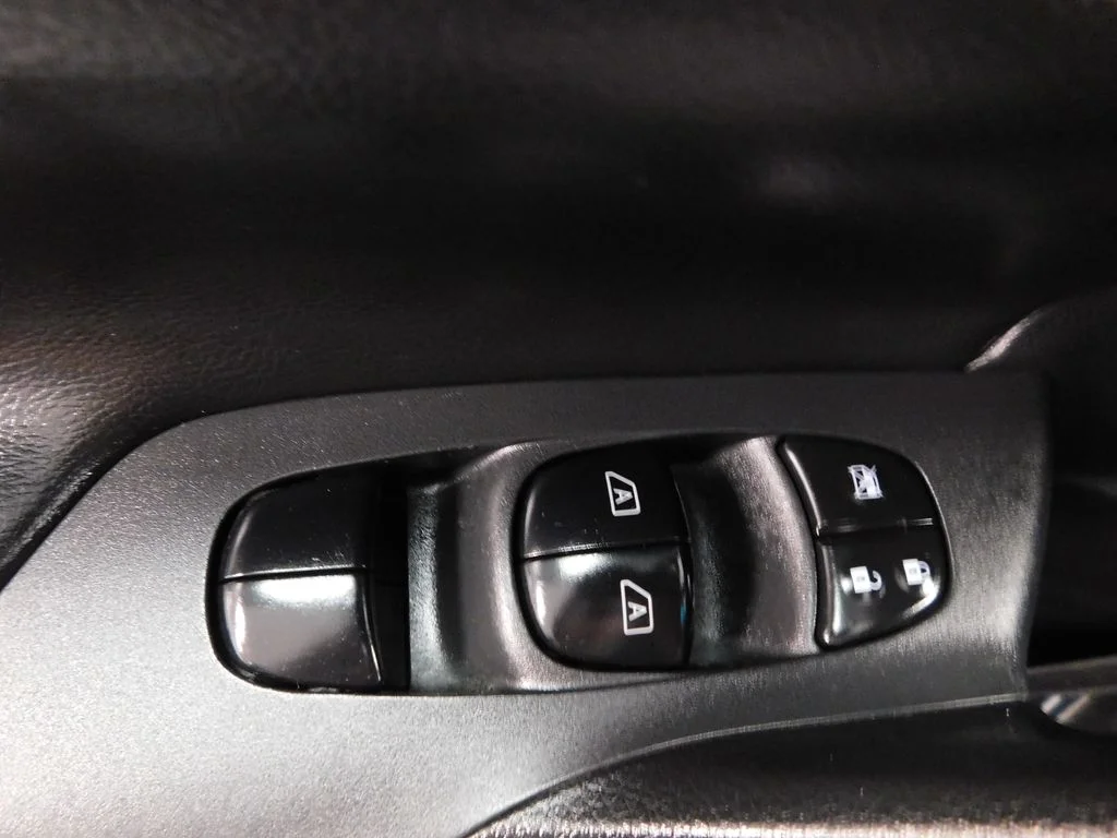 Used 2015 Gun Metallic Nissan 2.5 SL image 12