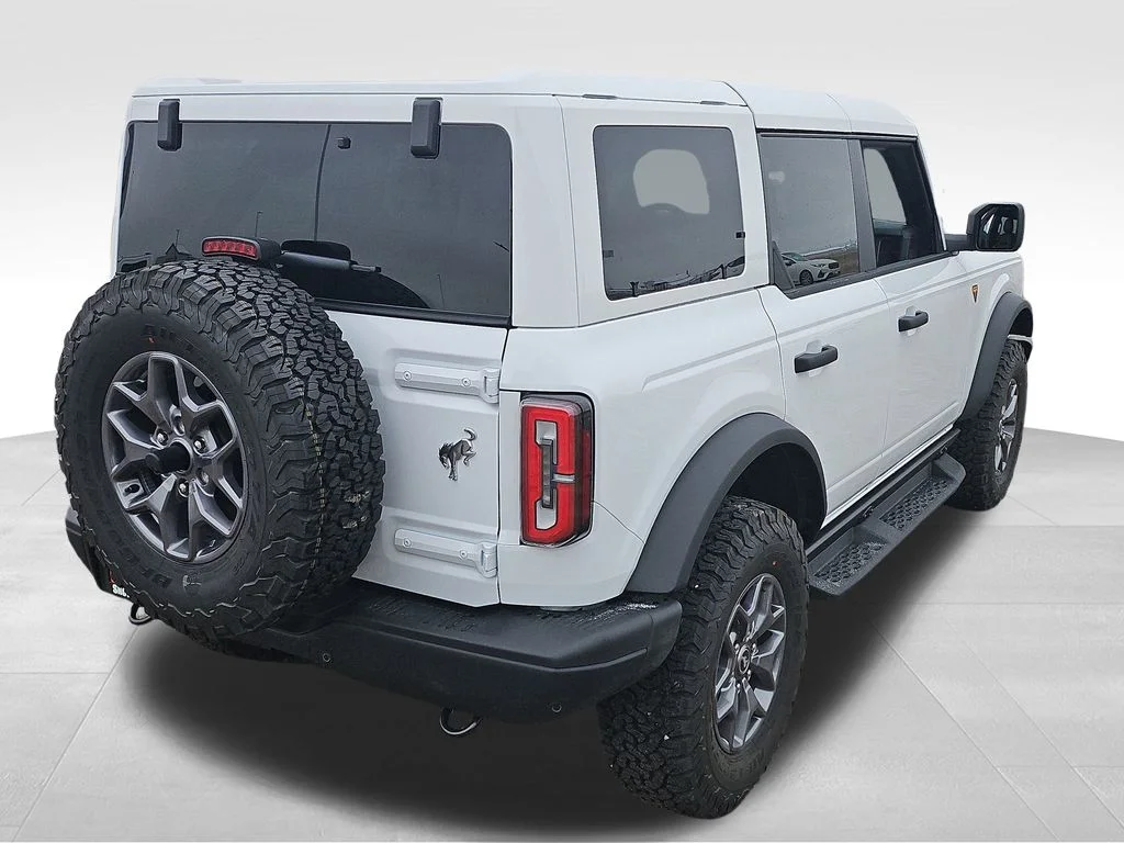 New 2025 Oxford White Ford Badlands® image 13