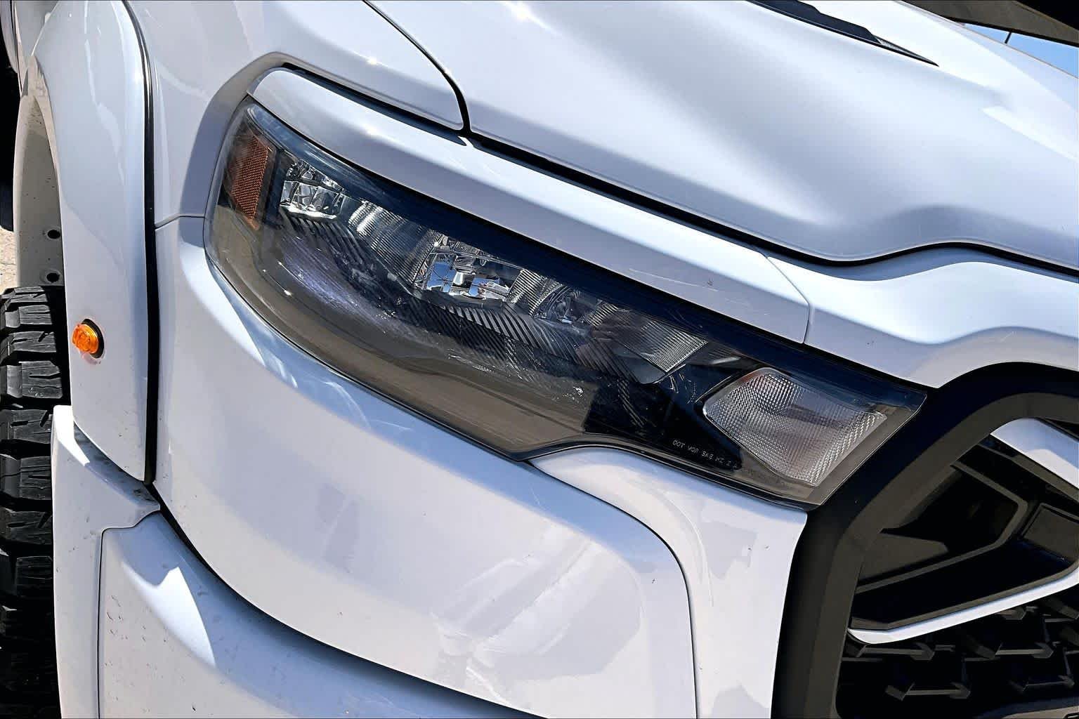 New 2026 Bright White Clear-Coat Exterior Paint RAM Big Horn image 13