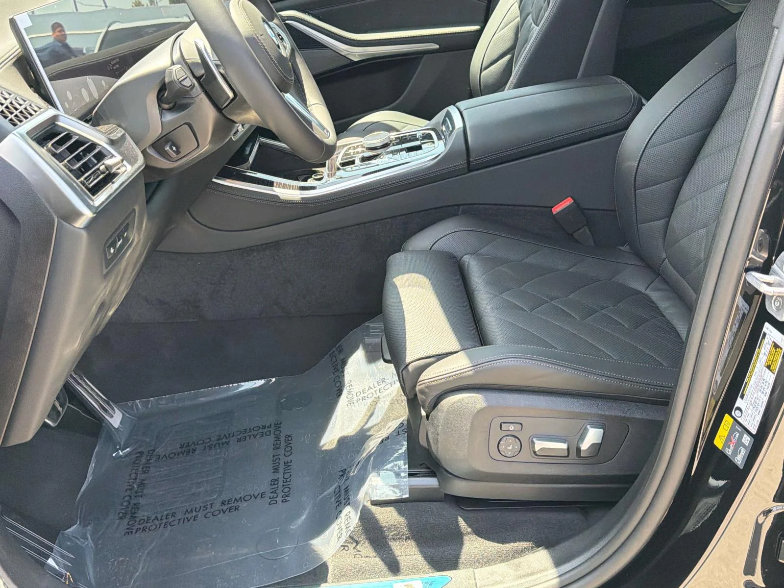 New 2026 Black Sapphire Metallic BMW xDrive50e Plug-In Hybrid image 30