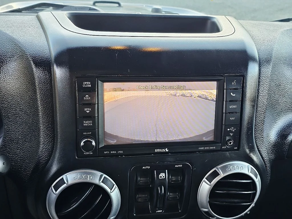 Used 2015 Silver Jeep Unlimited Rubicon image 35