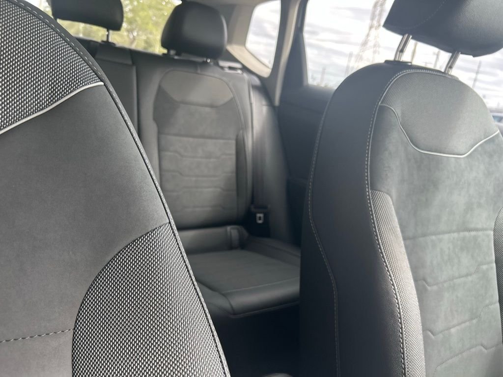 New 2026 White Volkswagen 1.5T SE Black image 32