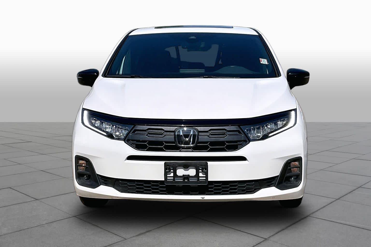Used 2025 Platinum White Pearl Honda Sport-L image 4