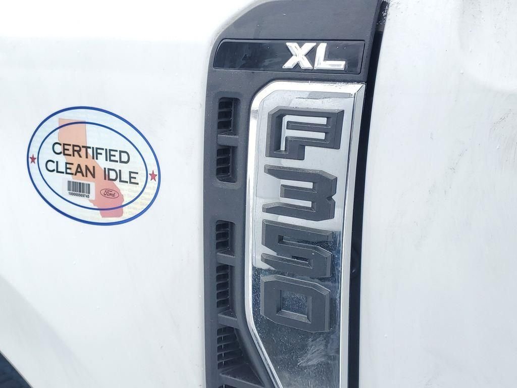 New 2025 Oxford White Ford F-350® XL image 28