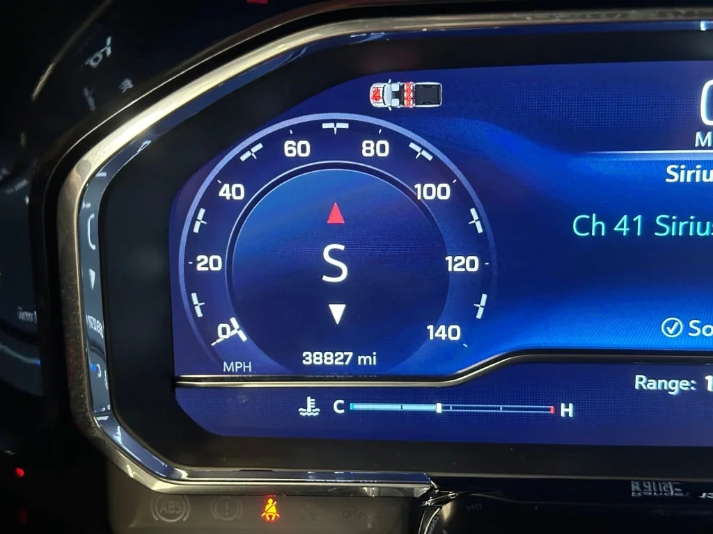 Certified Used 2025 Summit White Chevrolet LT image 3