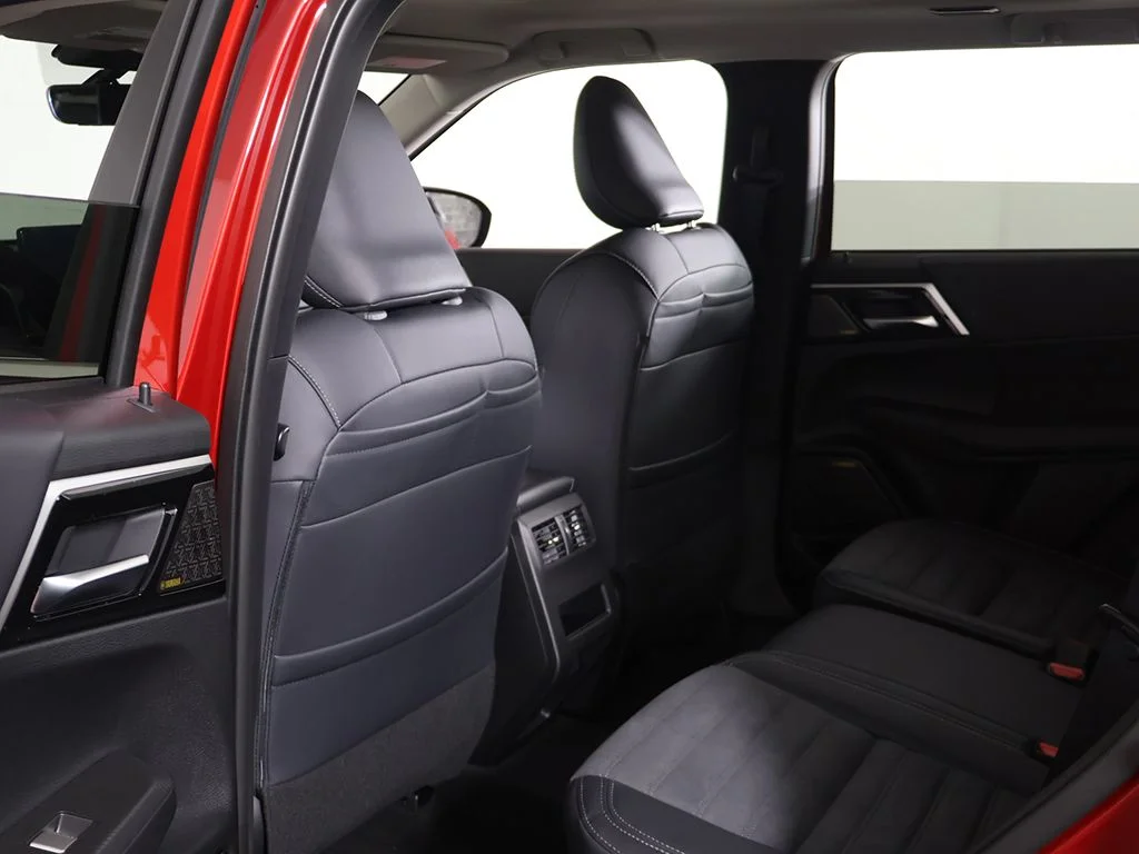 New 2026 Red Mitsubishi SE 1.5T 2WD image 31