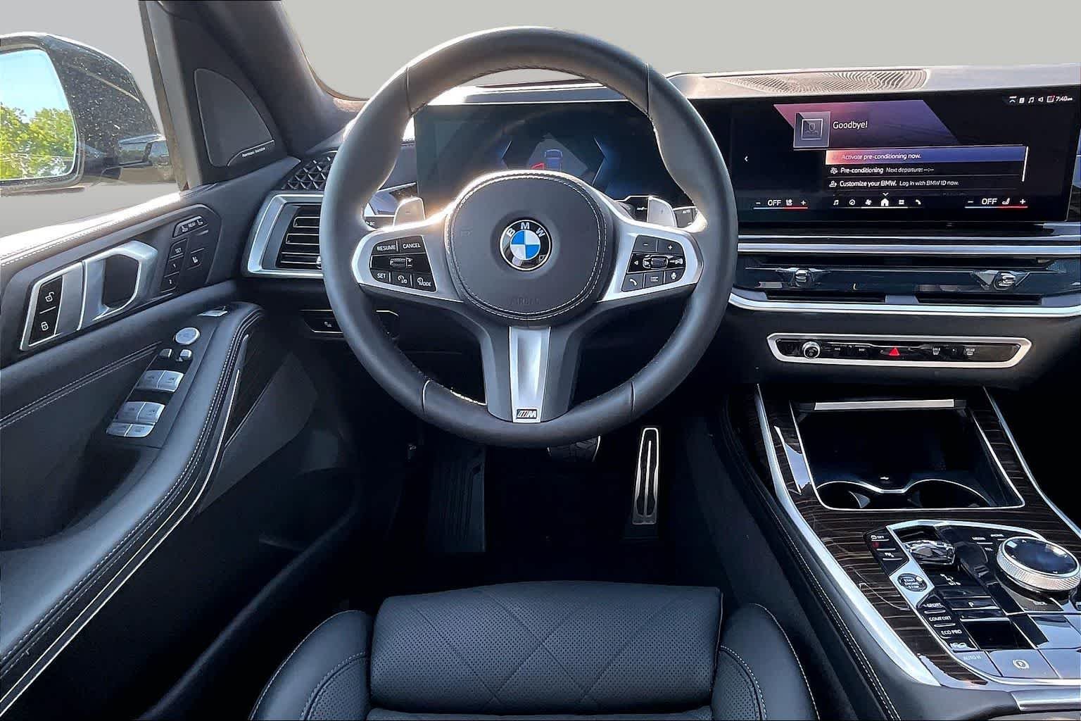 Used 2025 Carbon Black Metallic BMW xDrive40i image 5