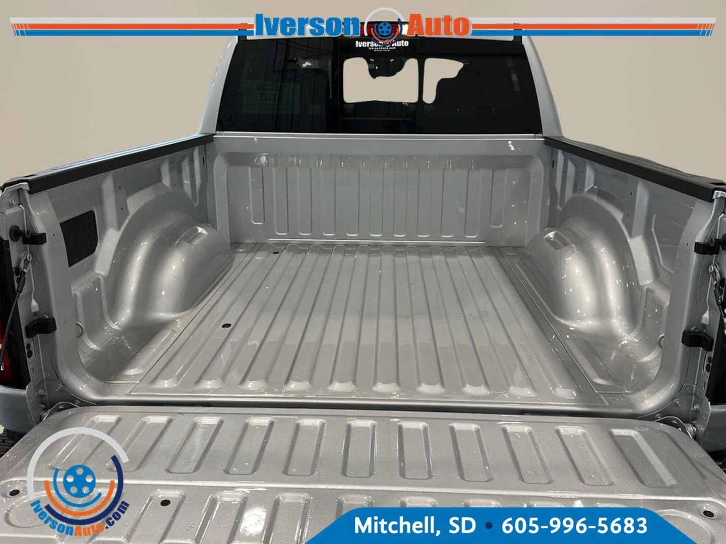 New 2027 Silver Zynith Exterior Paint RAM LARAMIE 4X4 CREW CAB 5
