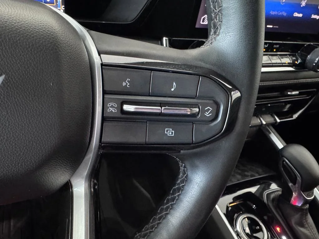 2023 Chevrolet Colorado LT - Photo 16
