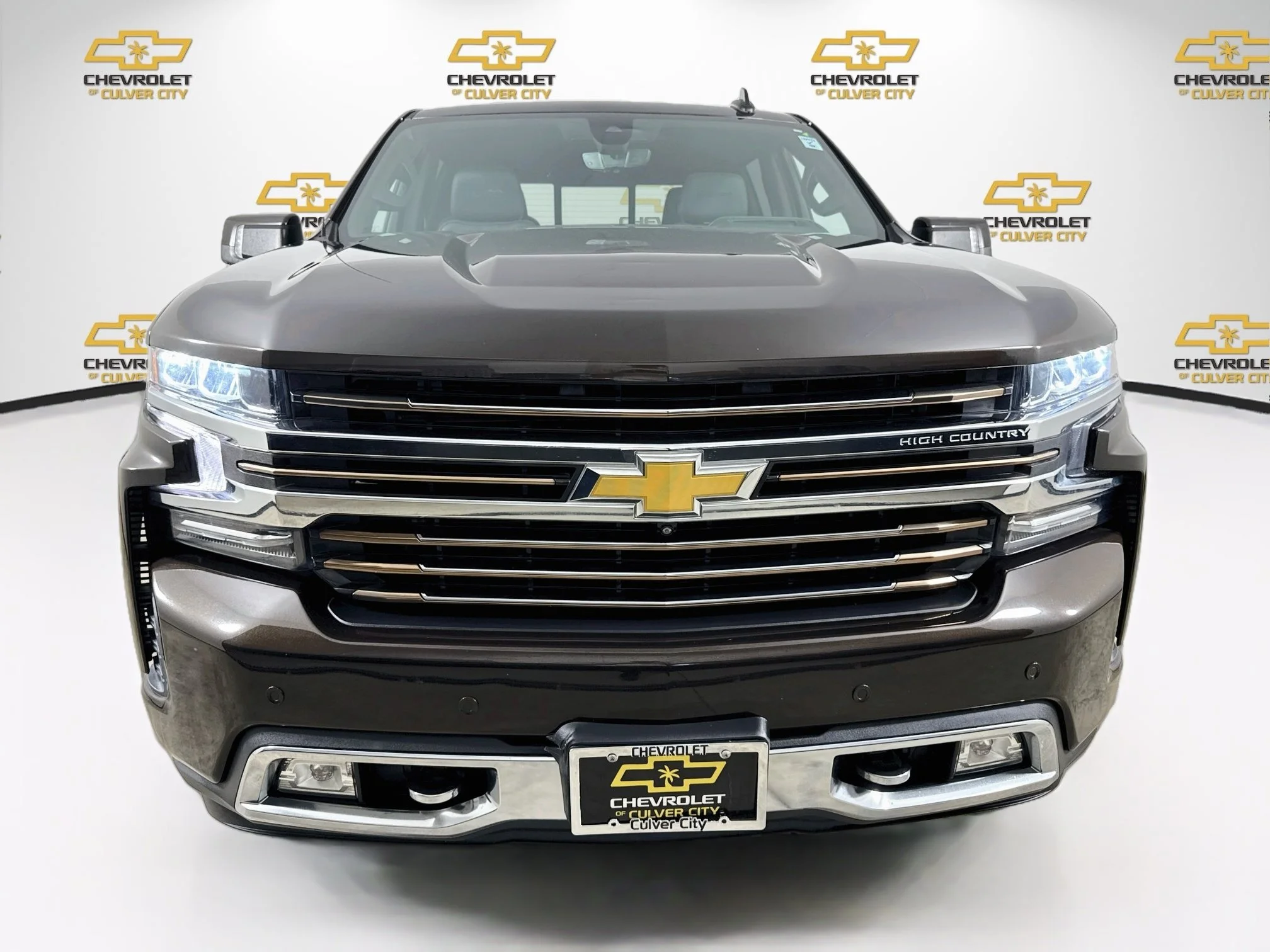 Used 2019 HAVANA BROWN METALLIC Chevrolet High Country image 2