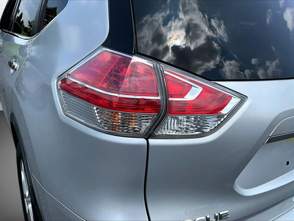 Used 2016 Brilliant Silver Nissan SV image 25