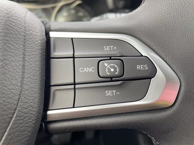 New 2026 Bright White Clearcoat Jeep Latitude Altitude image 14
