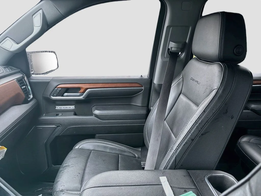 Used 2023 Silver GMC Denali image 27
