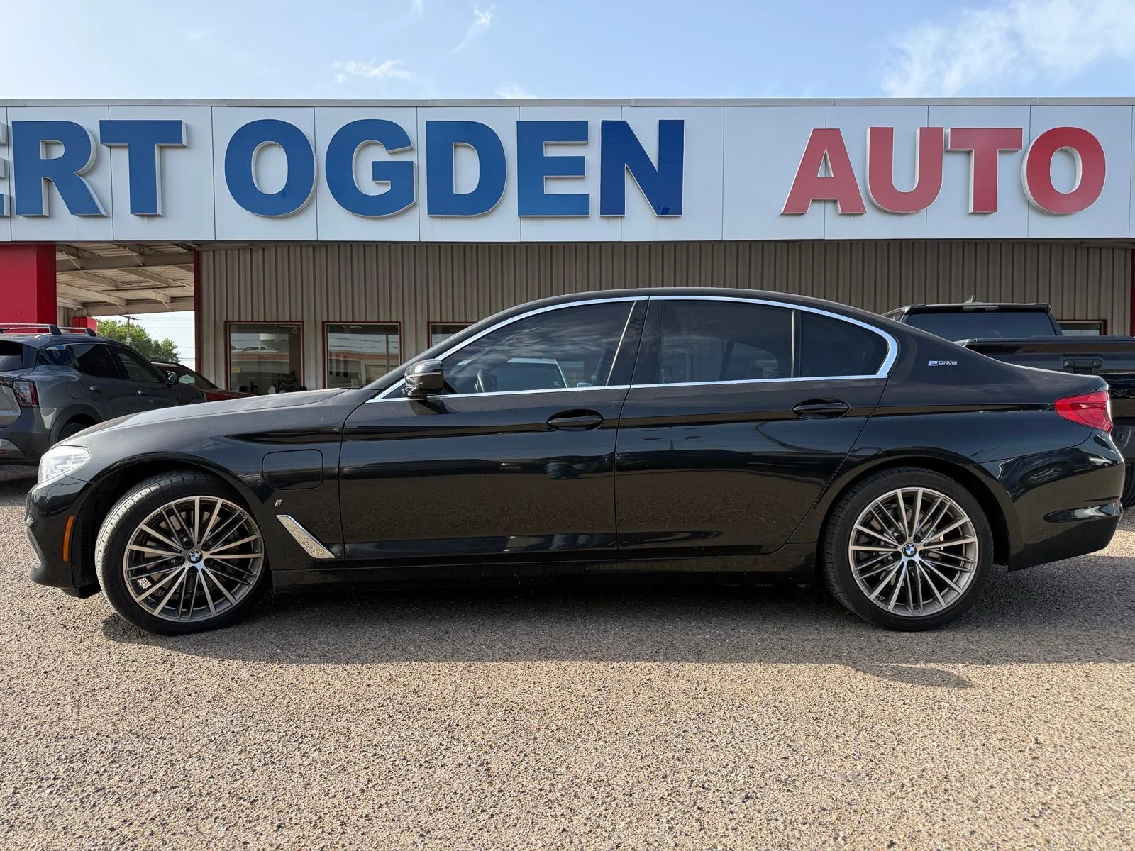 Used 2019 Black BMW 530e iPerformance image 5
