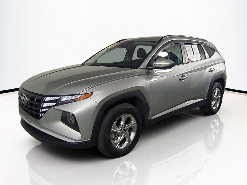 Used 2023 Silver Hyundai SEL image 9