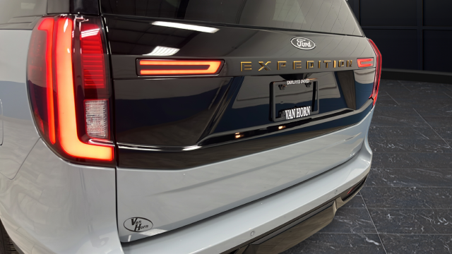 Used 2025 Gray Metallic Ford Tremor image 44