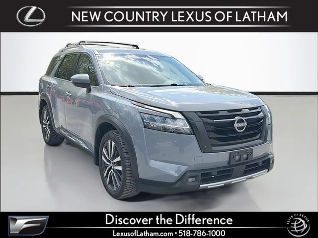 2022 Nissan Pathfinder Platinum 4WD's photo