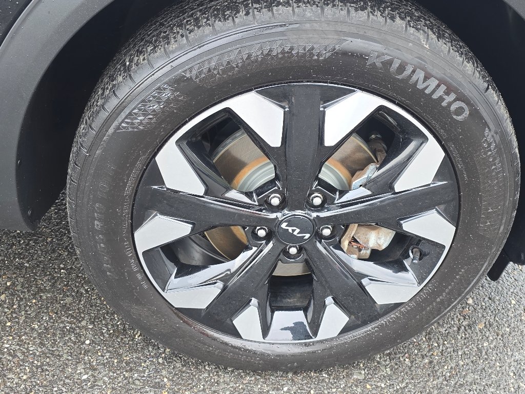 Used 2023 Ebony Black Kia X-Line image 18