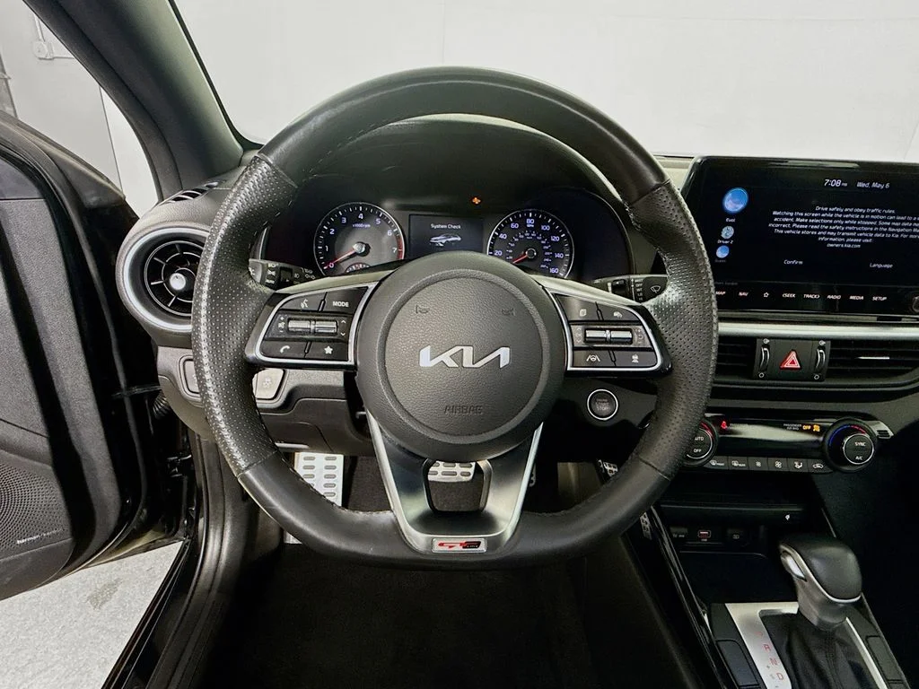 Used 2023 Aurora Black Kia GT-Line image 13
