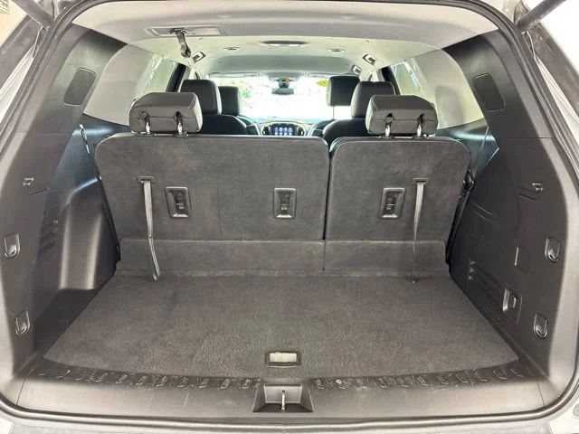 Used 2020 SILVER ICE METALLIC Chevrolet LT Leather image 26