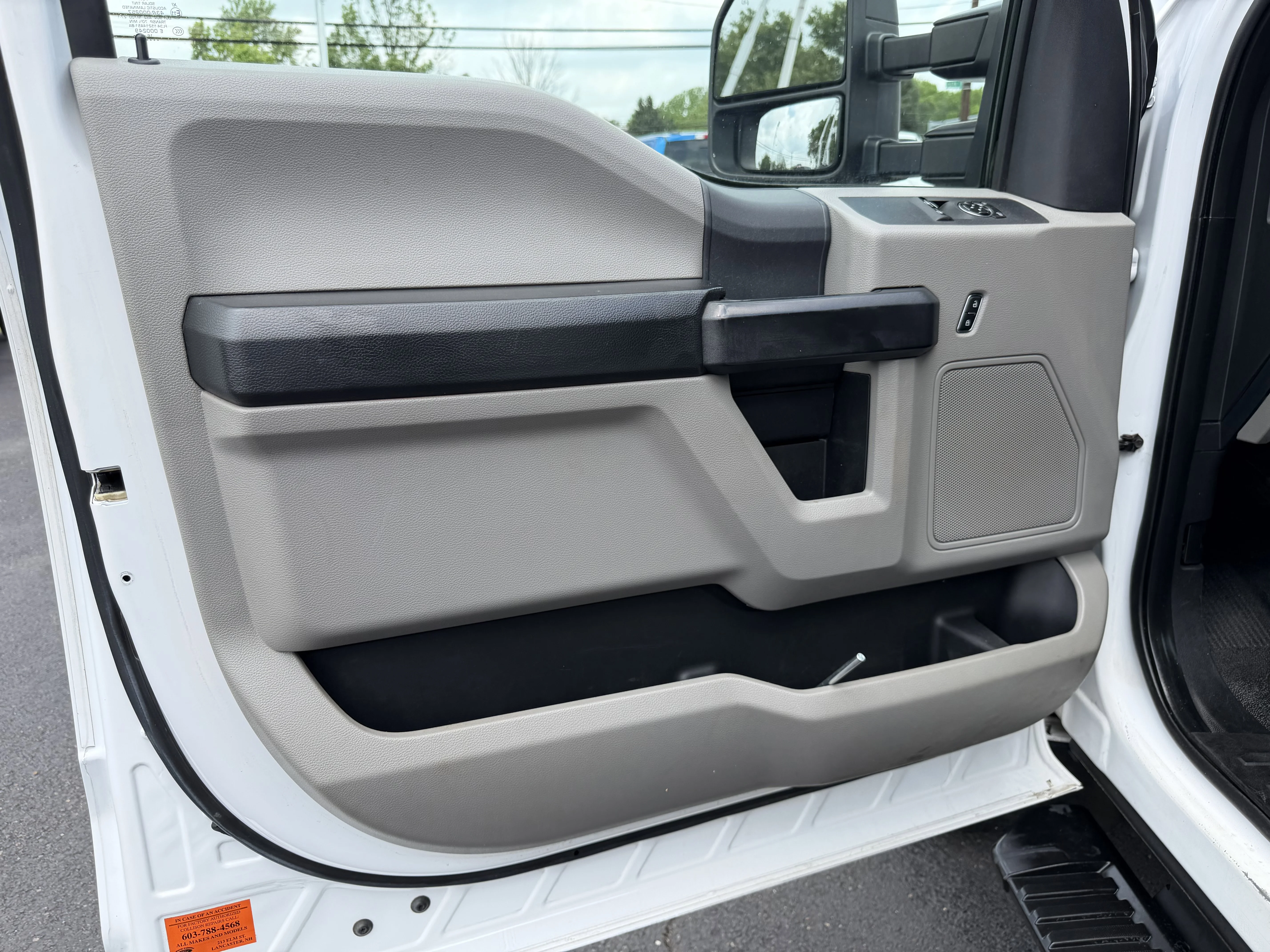 Used 2017 Oxford White   Z1 Ford XL image 14